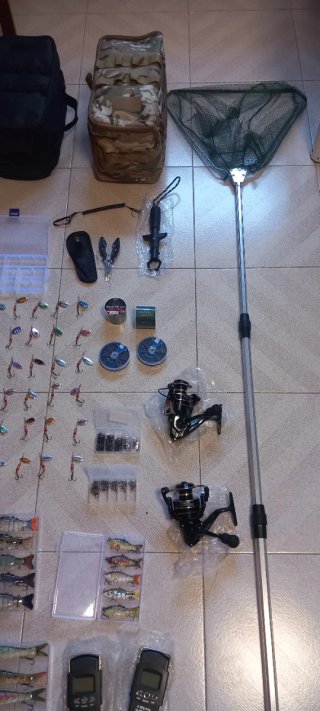 Kit pesca completo señuelos y cañas