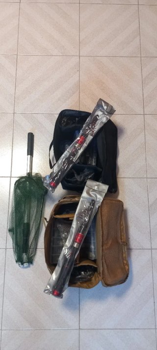 Kit pesca completo señuelos y cañas