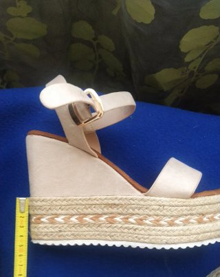 Sandalias cuña rosa palo