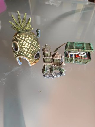 Acuario 20L con adornos