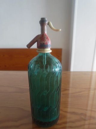 Sifón antiguo verde
