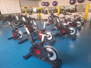 Bicicleta Spinning LifeFitness IC6