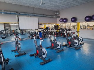 Bicicleta Spinning LifeFitness IC6