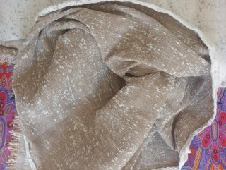 Colcha Chenilla 260x230 cm sin estrenar. Tengo dos