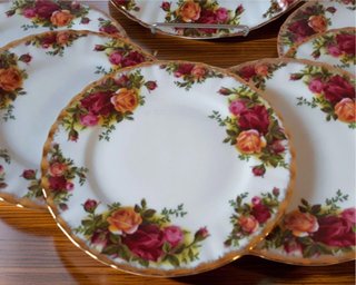 6 Platos + Pastelero Royal Albert Old Country Rose