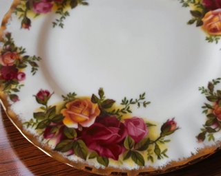 6 Platos + Pastelero Royal Albert Old Country Rose
