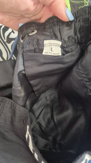 Lote Ropa Deportiva Negra y Roja tallas M y L