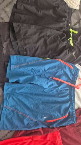 Lote Ropa Deportiva Negra y Roja tallas M y L