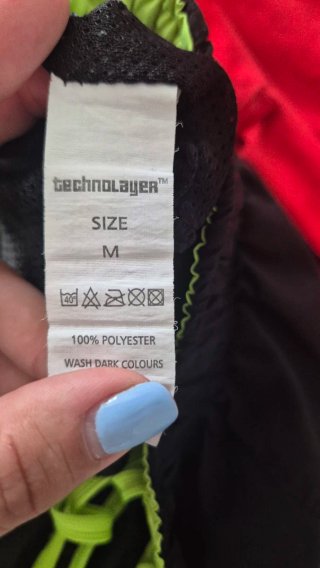 Lote Ropa Deportiva Negra y Roja tallas M y L