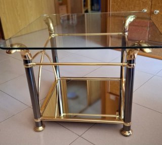 Mesa auxiliar cristal, espejo y metal dorado