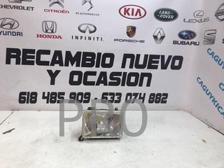 Faro Renault 12 antiguo