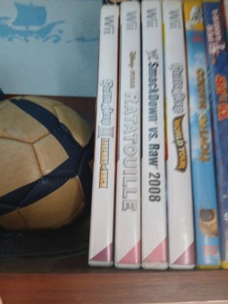 Juegos Wii: Guitar Hero, Ratatouille, SmackDown