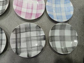 Set di 12 piatti in ceramica Castro a quadri
