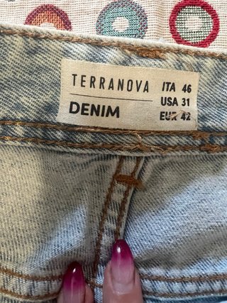Jeans strappati