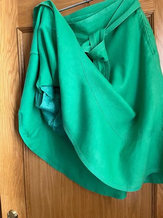 Falda Zara verde lino con cinturón