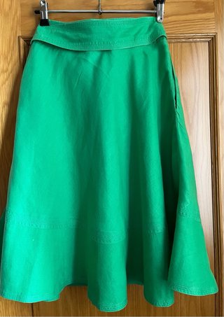 Falda Zara verde lino con cinturón