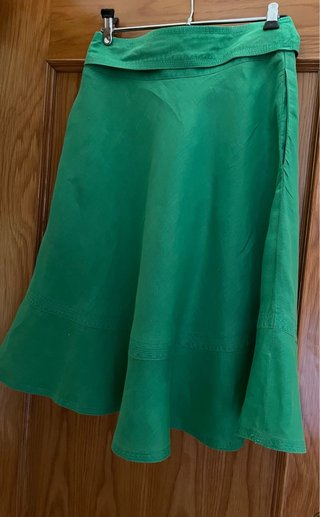 Falda Zara verde lino con cinturón