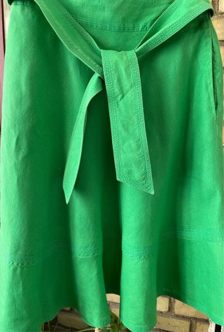Falda Zara verde lino con cinturón