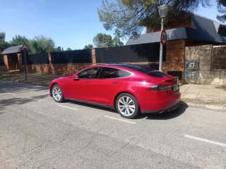 Tesla Model S 2015