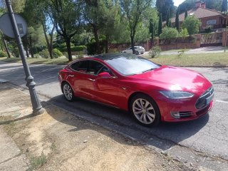 Tesla Model S 2015