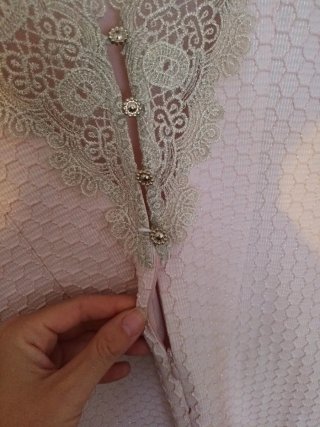 Vestido fiesta rosa manga acampanada