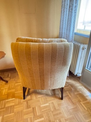 Butaca sillón de tela y madera