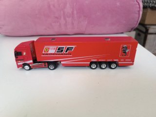 Camión Trailer Ferrari 1/64