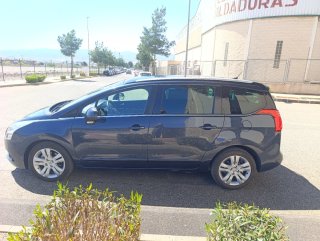 Peugeot 5008 2012