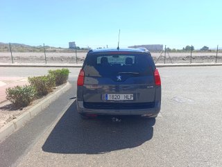 Peugeot 5008 2012