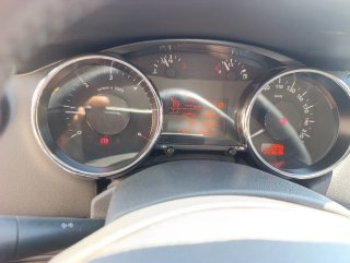 Peugeot 5008 2012