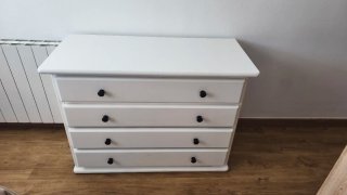 Comoda bianca in legno