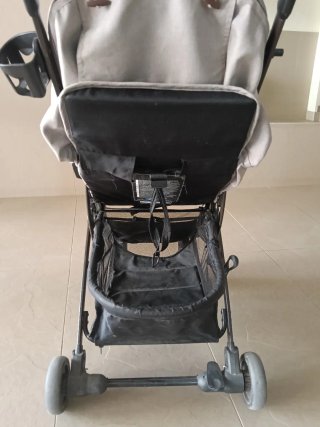 Carro de paseo ligero y plegable