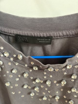 Camiseta Zara gris adornada Talla S