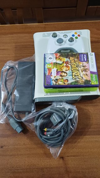 Xbox 360 Fat + 3 Giochi + Controller