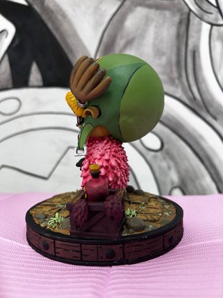 Figura One piece-Chopper versión doflamingo