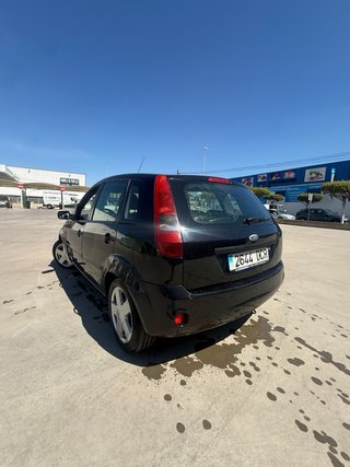 Ford Fiesta 2004