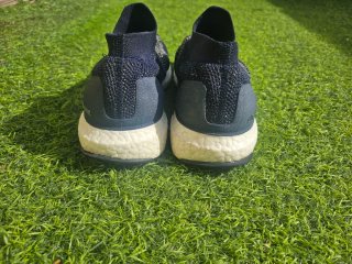 Adidas Ultra Boost sin cordones