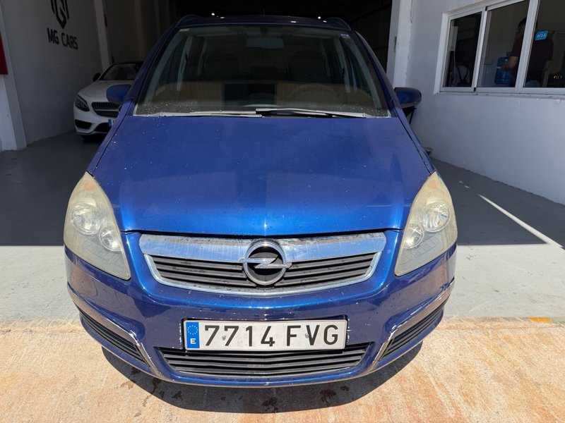 Opel Zafira 1.9 CDTi Cosmo 2008, foto 2