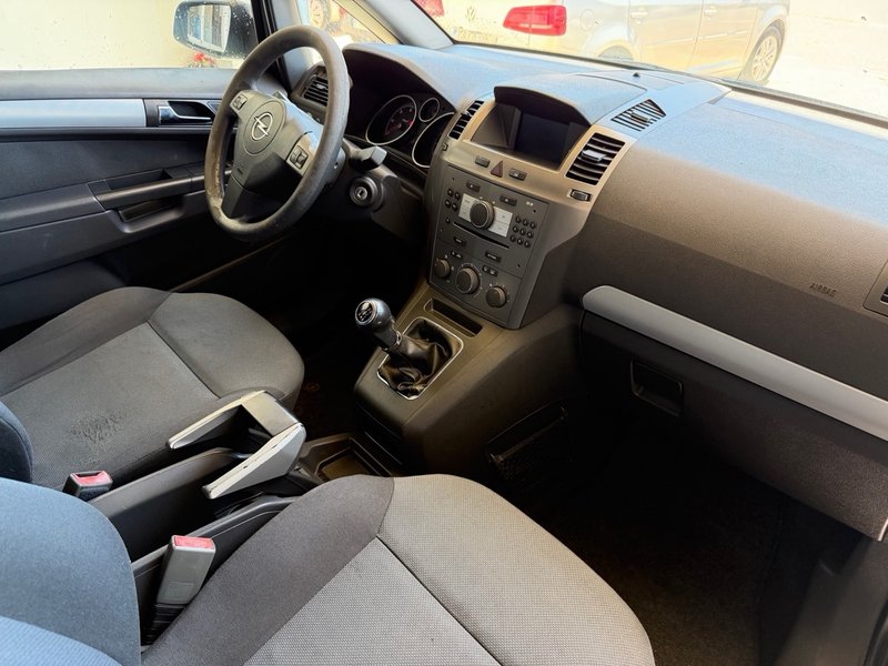 Opel Zafira 1.9 CDTi Cosmo 2008, foto 7