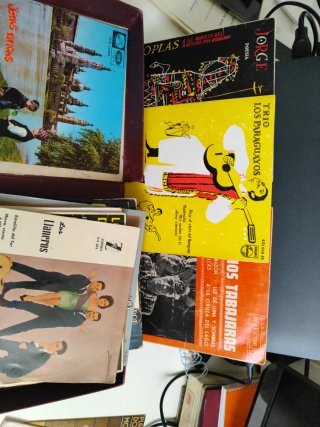 Lote 18-19 Discos Vinilo 45 RPM Antiguos