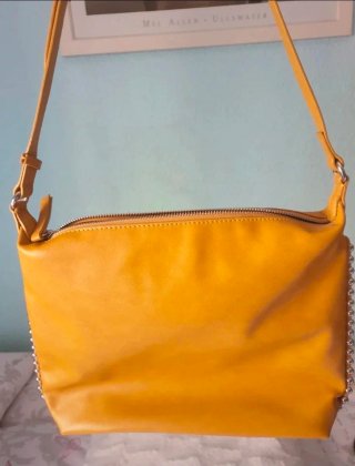 Bolso de hombro Zara mostaza tachuelas