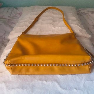 Bolso de hombro Zara mostaza tachuelas
