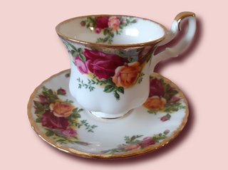 Taza de café y 1 de té Royal Albert Old Country