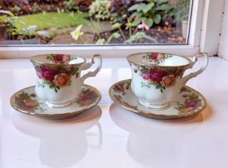 Taza de café y 1 de té Royal Albert Old Country