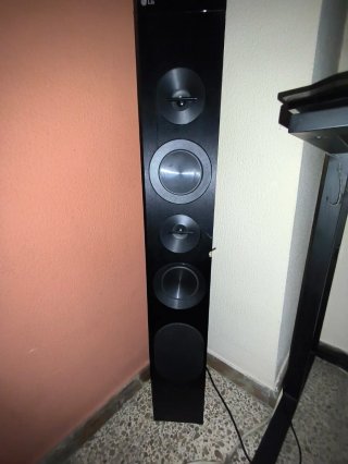 Torre LG 100W Bluetooth y USB