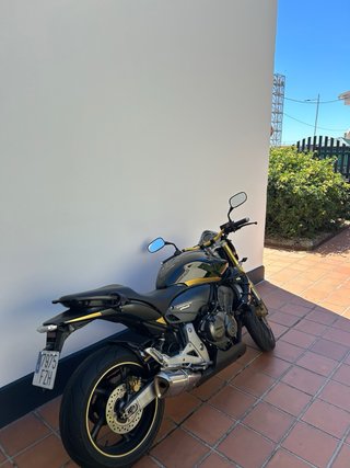Honda CB 600F Hornet 2008 Negra/Dorado