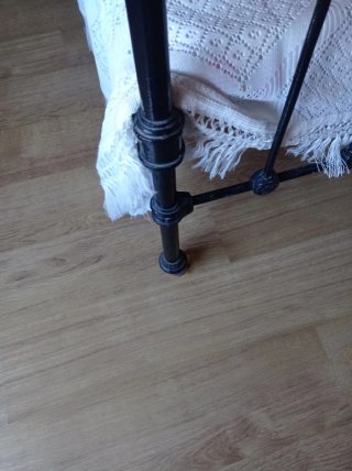 Cama de hierro forjado. URGE por vaciado de casa.