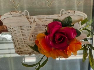 Cesta Mimbre Blanca Decorada Flores