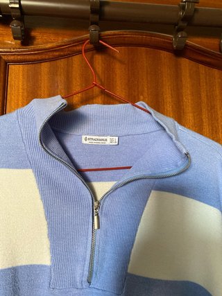 Jersey Stradivarius Rayas Azul y Blanco