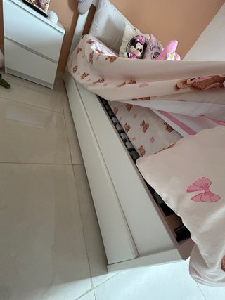 Cama con gavetas + colchón + láminas